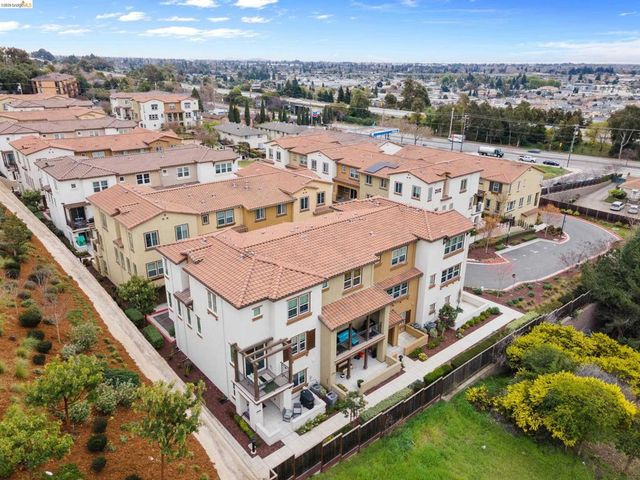 16306 RIDGEHAVEN DR UNIT 104, Castro Valley, CA 94578