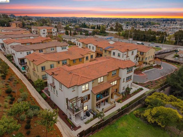 16306 RIDGEHAVEN DR UNIT 104, Castro Valley, CA 94578