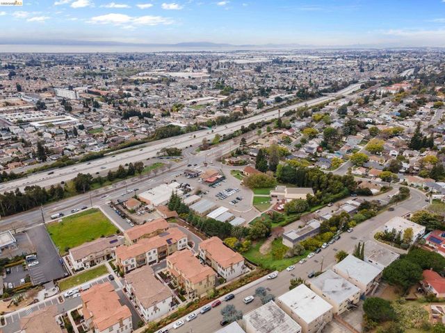 16306 RIDGEHAVEN DR UNIT 104, Castro Valley, CA 94578