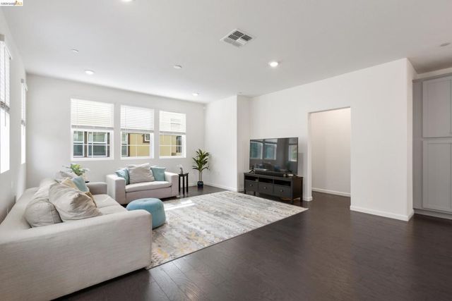 16306 RIDGEHAVEN DR UNIT 104, Castro Valley, CA 94578