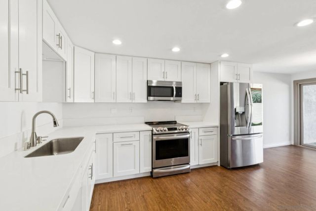 8988 Caminito Verano, La Jolla, CA 92037