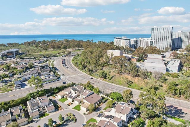8988 Caminito Verano, La Jolla, CA 92037