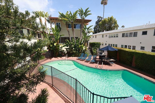 14934 Dickens Street 19, Sherman Oaks, CA 91403