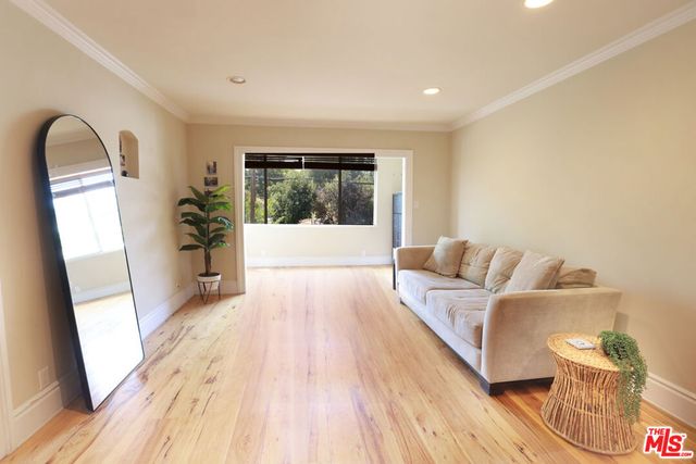 14934 Dickens Street 19, Sherman Oaks, CA 91403