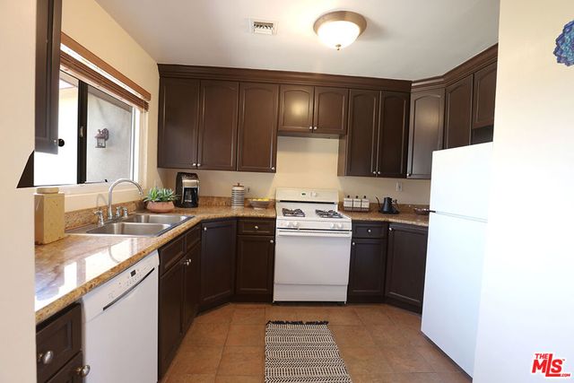 14934 Dickens Street 19, Sherman Oaks, CA 91403
