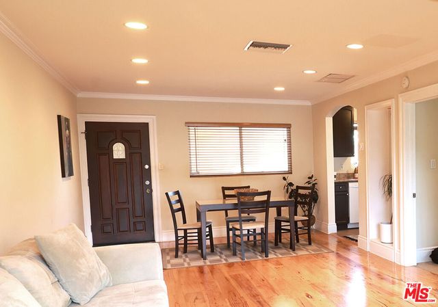 14934 Dickens Street 19, Sherman Oaks, CA 91403