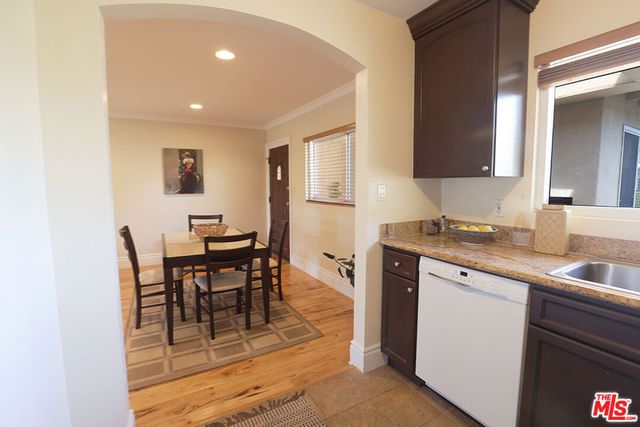 14934 Dickens Street 19, Sherman Oaks, CA 91403