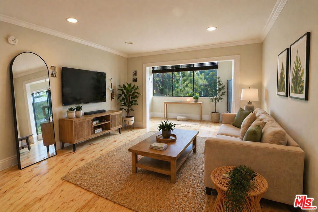 14934 Dickens Street 19, Sherman Oaks, CA 91403