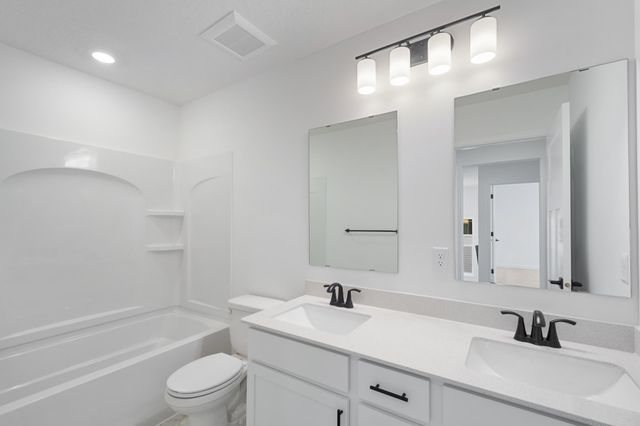 321 Ravencroft Road, Waconia, MN 55387