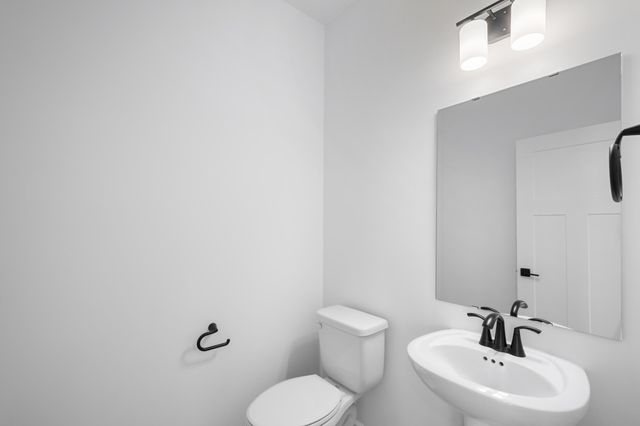 321 Ravencroft Road, Waconia, MN 55387