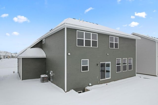 321 Ravencroft Road, Waconia, MN 55387