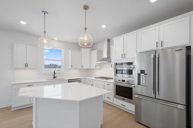 321 Ravencroft Road, Waconia, MN 55387