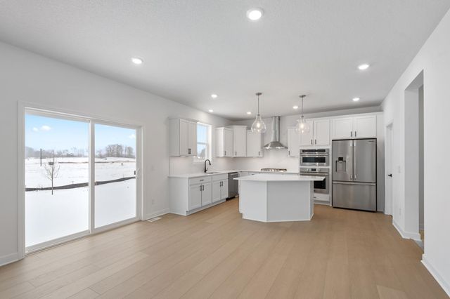 321 Ravencroft Road, Waconia, MN 55387