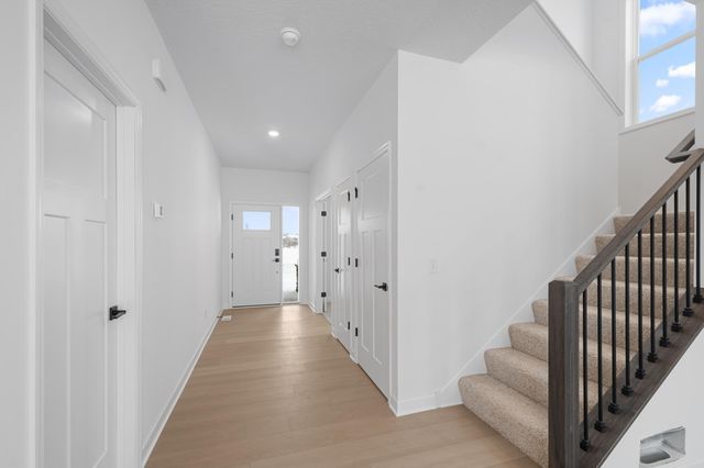 321 Ravencroft Road, Waconia, MN 55387