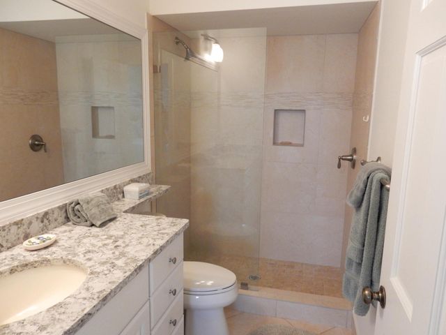 311 Club Drive, Palm Beach Gardens, FL 33418