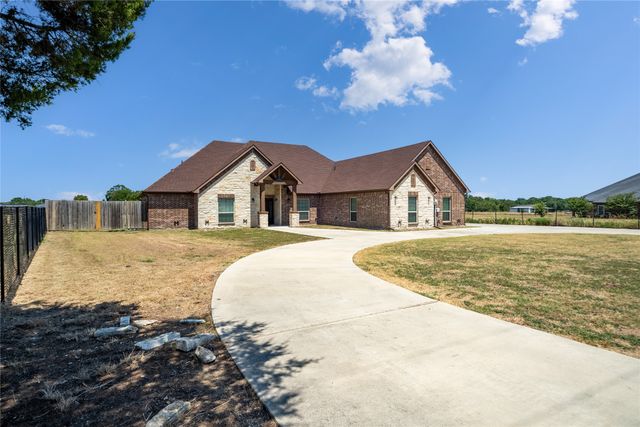 829 Meadow Lark Lane, Red Oak, TX 75154