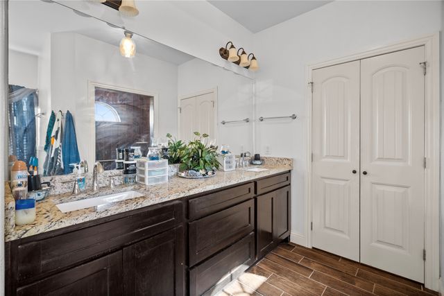829 Meadow Lark Lane, Red Oak, TX 75154