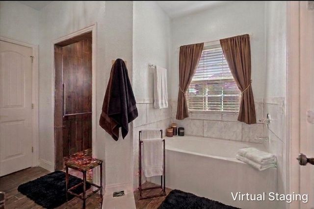 829 Meadow Lark Lane, Red Oak, TX 75154