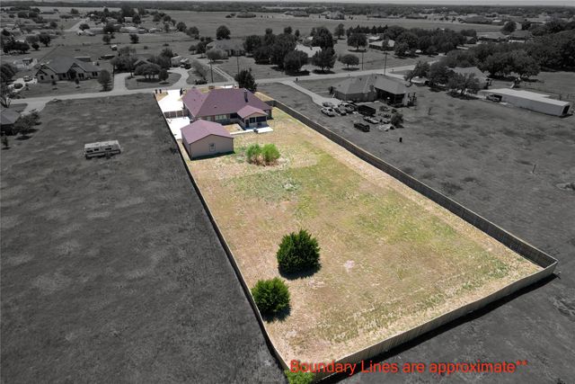 829 Meadow Lark Lane, Red Oak, TX 75154