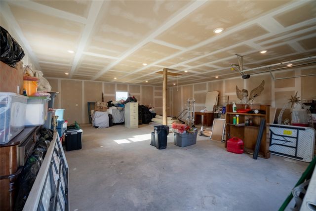829 Meadow Lark Lane, Red Oak, TX 75154