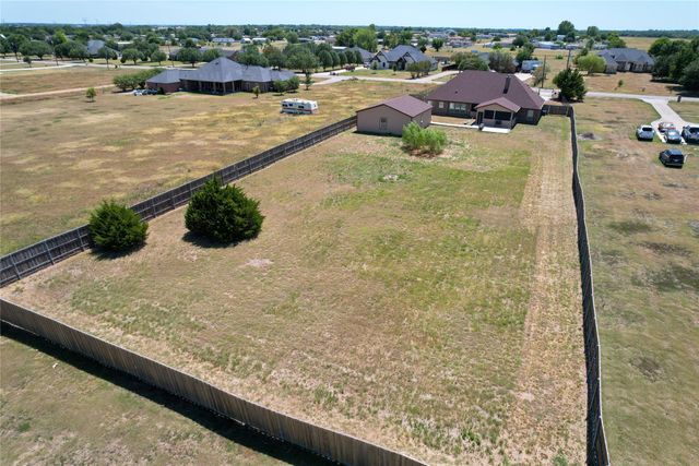 829 Meadow Lark Lane, Red Oak, TX 75154