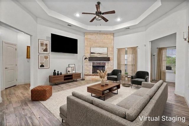 829 Meadow Lark Lane, Red Oak, TX 75154
