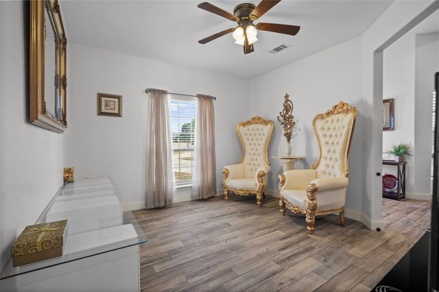829 Meadow Lark Lane, Red Oak, TX 75154