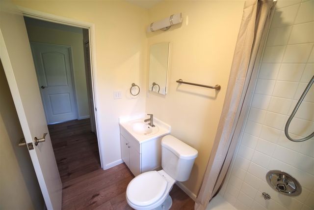 1052 N Maple Road, Ann Arbor, MI 48103