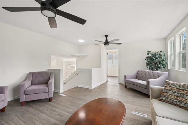 395 S Troy Road, Robins, IA 52328