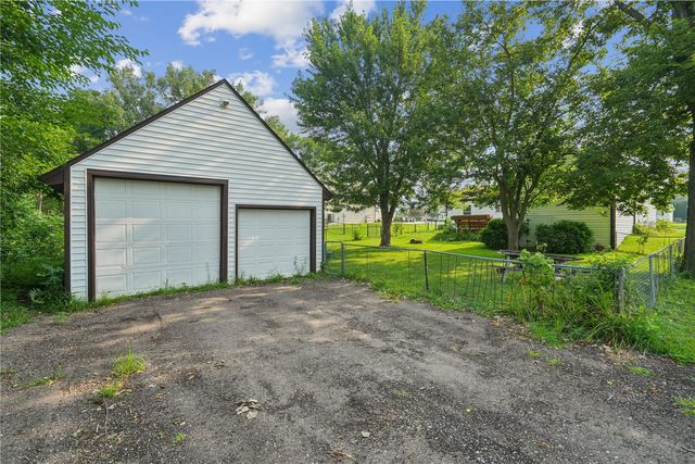 395 S Troy Road, Robins, IA 52328