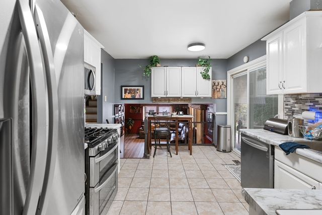 1241 E 168th Street, South Holland, IL 60473