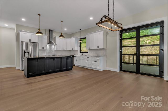 63 Winding Ridge Road, Fairview, NC 28711