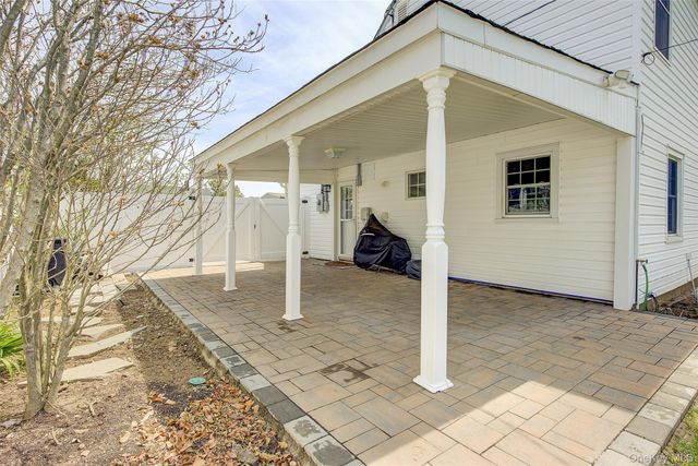12 Crescent Lane, Levittown, NY 11756