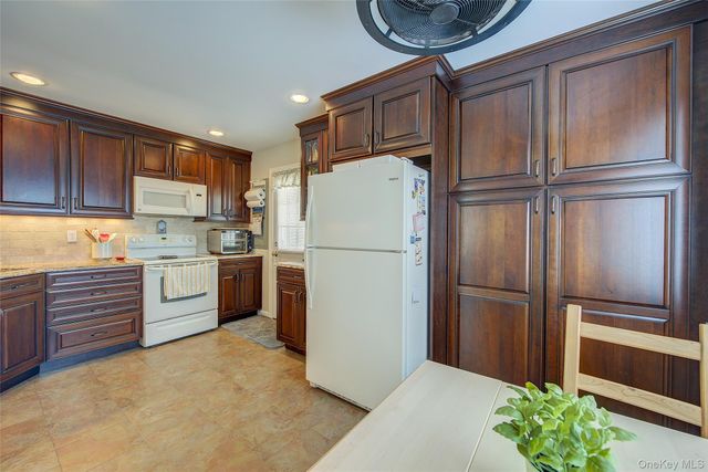 12 Crescent Lane, Levittown, NY 11756