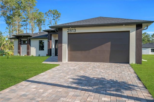 2813 40th Street W, Lehigh Acres, FL 33971