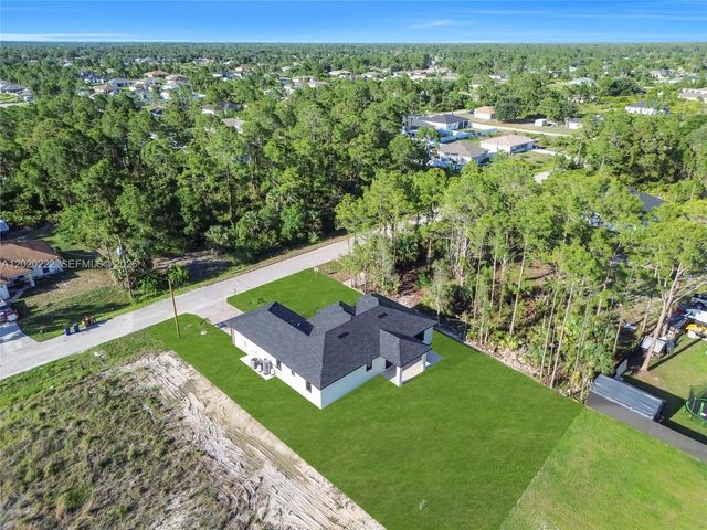 2813 40th Street W, Lehigh Acres, FL 33971