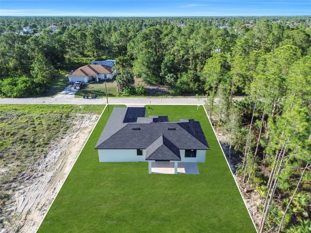 2813 40th Street W, Lehigh Acres, FL 33971