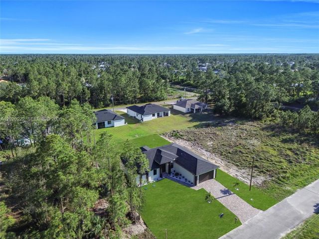 2813 40th Street W, Lehigh Acres, FL 33971