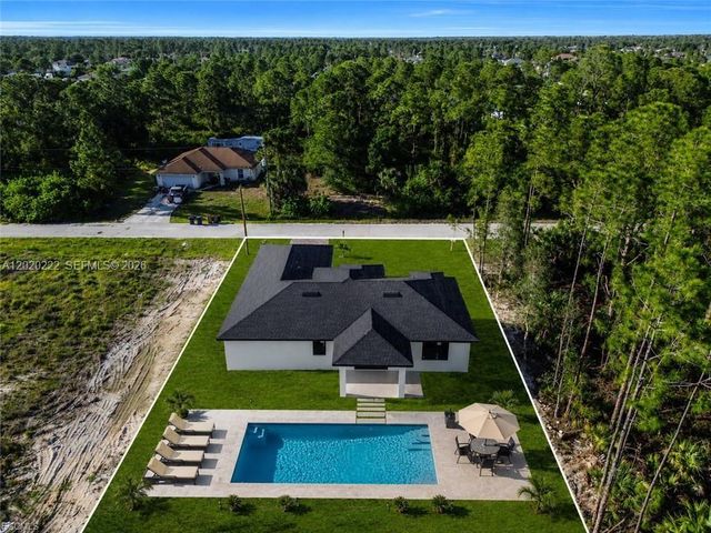 2813 40th Street W, Lehigh Acres, FL 33971