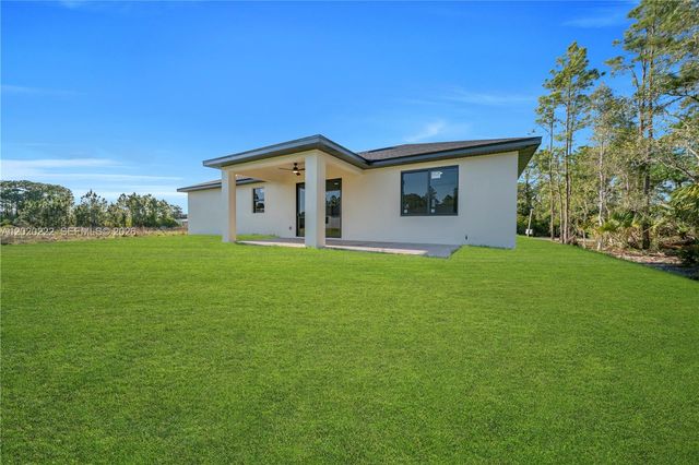 2813 40th Street W, Lehigh Acres, FL 33971