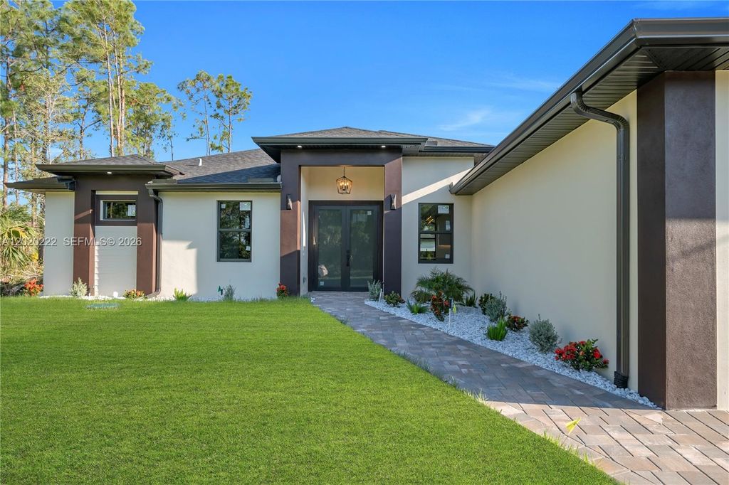2813 40th Street W, Lehigh Acres, FL 33971
