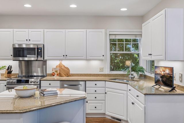 491 Harbor Court, Shoreview, MN 55126