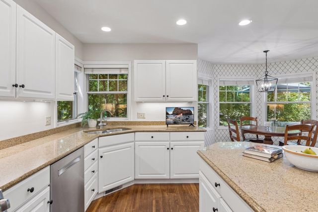 491 Harbor Court, Shoreview, MN 55126