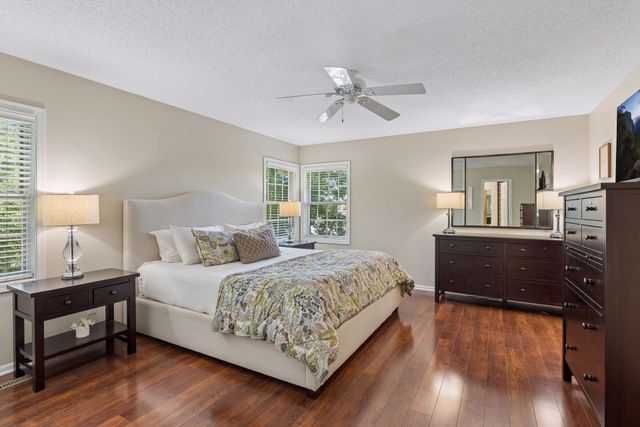 491 Harbor Court, Shoreview, MN 55126