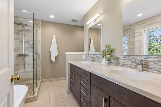 491 Harbor Court, Shoreview, MN 55126