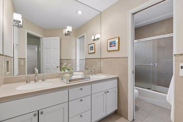 491 Harbor Court, Shoreview, MN 55126