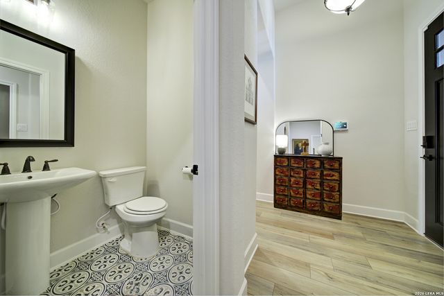 931 Gyngell, San Antonio, TX 78260