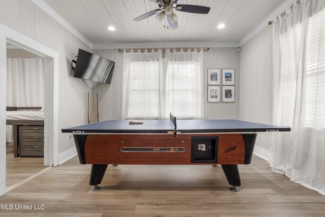 1705 Government Street, Ocean Springs, MS 39564