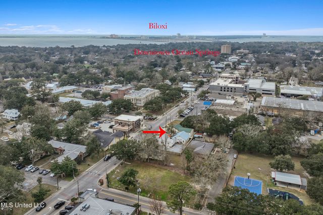 1705 Government Street, Ocean Springs, MS 39564