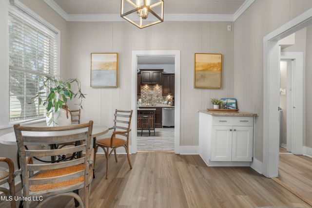 1705 Government Street, Ocean Springs, MS 39564